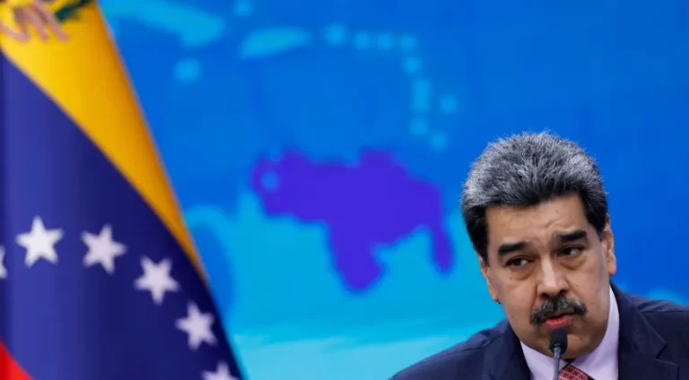 Presidente da Venezuela cita conversa com Lula e quer criação de bloco latino com China e Rússia