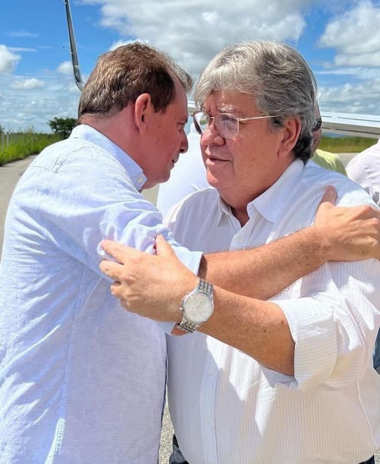 João Azevêdo define novo líder do governo na ALPB