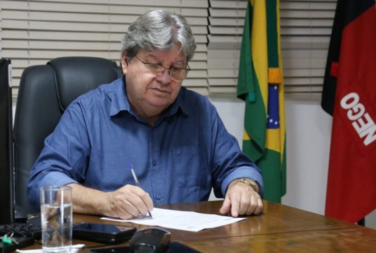 João Azevêdo oficializa Vice-Governadoria em Campina, assina apoios a eventos religiosos e visita obras nesta quinta-feira
