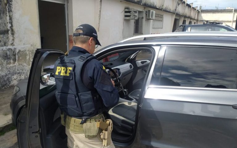 PRF recupera veículo com registro de apropriação indébita em Campina Grande
