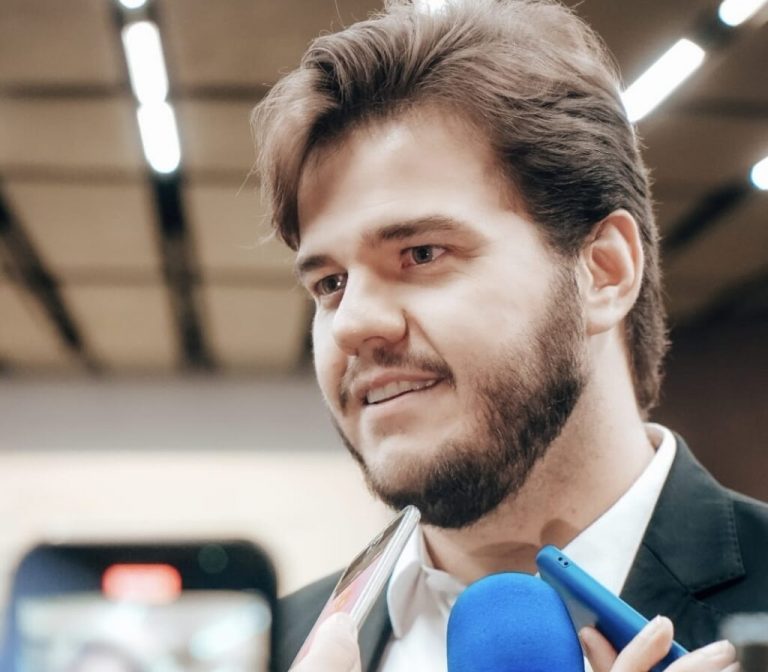 Bruno anuncia a nomeação de mais 40 concursados da Prefeitura de CG