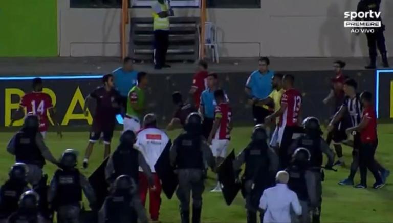 Trio de arbitragem é agredido após jogo da Copa do Brasil
