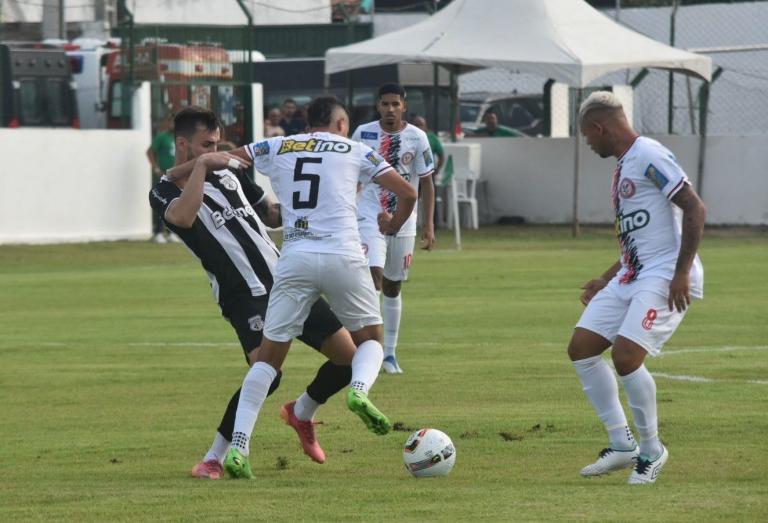 São Paulo Crystal e Treze empatam no primeiro jogo das semifinais do Campeonato Paraibano