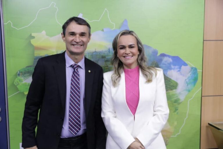Romero Rodrigues é recebido pela ministra do Turismo