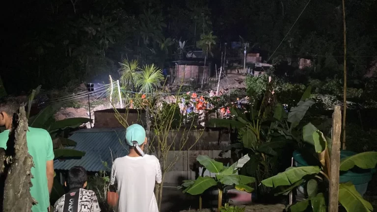 Corpos de mãe e filha são encontrados abraçados sob escombros de deslizamento; Oito morreram em Manaus