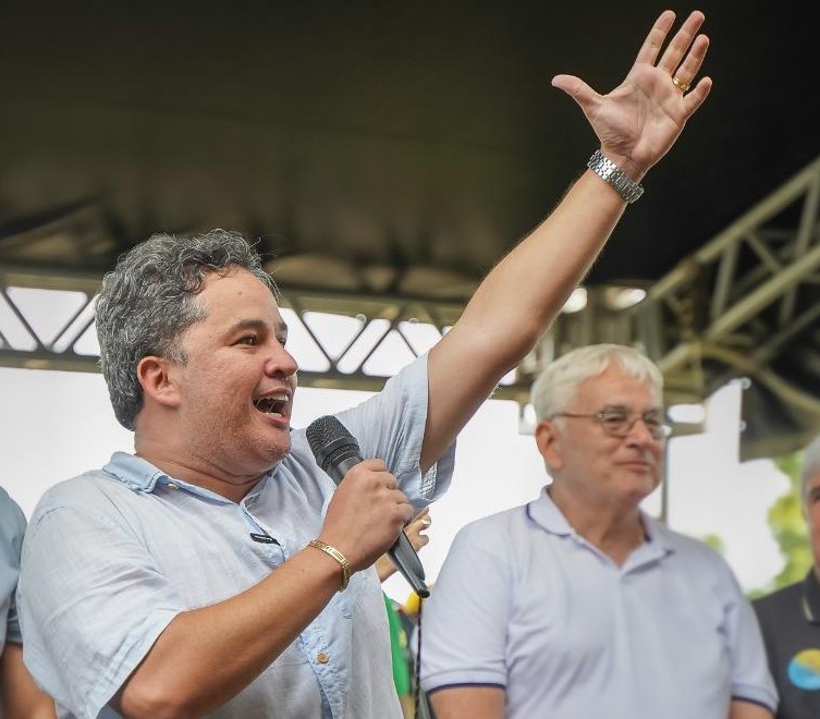 De olho na confusão do PL na PB, Efraim Filho busca nomes de peso para fortalecer o União Brasil