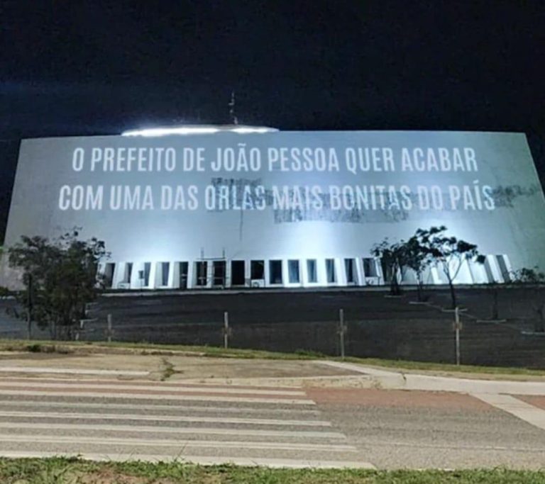 Protesto contra alargamento da orla de JP é projetado em prédios da Capital