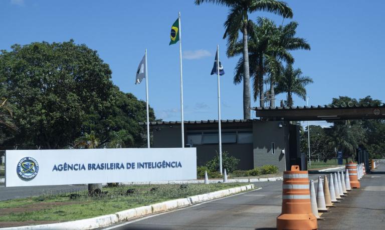 Polícia Federal vai investigar se Abin monitorou celulares de milhares de brasileiros; Entenda