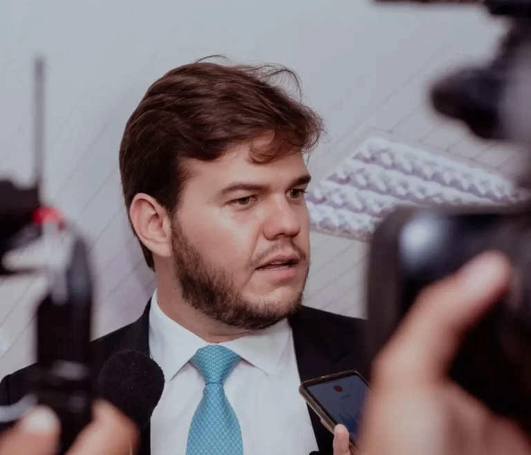 Bruno deve enviar, na próxima semana, à Câmara pedido de autorização para pagamento do piso da enfermagem