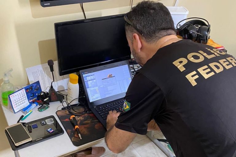 PF cumpre mandado contra pornografia infantil no Sertão da PB