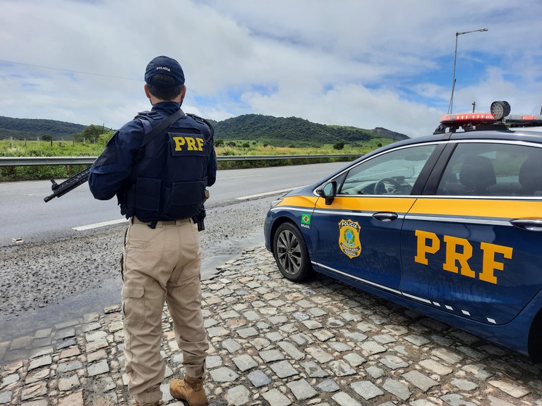 PRF inicia operação Dia do Trabalhador em BRs da Paraíba