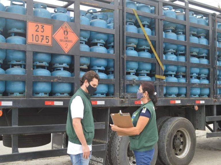 Gás de cozinha e água mineral baixam os preços em CG; confira