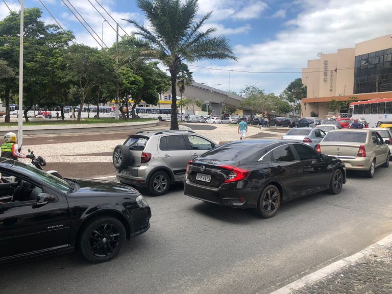 Motoristas de aplicativos realizam paralisação nesta segunda-feira (15)