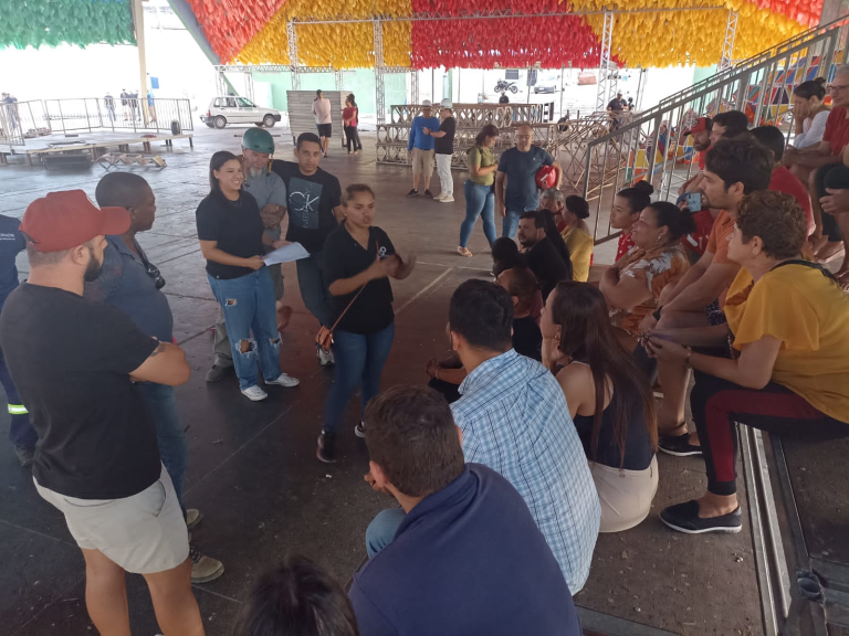Equipe da limpeza pública de Campina celebra Dia do Gari com muito forró na Pirâmide do PP