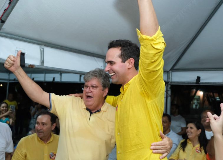 João Azevêdo viaja à China e Lucas Ribeiro assume o Governo da PB pela primeira vez