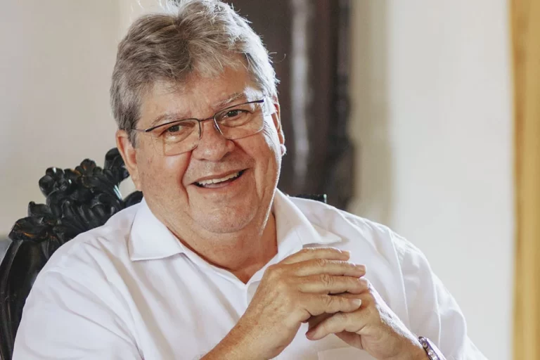 João Azevêdo admite, pela primeira vez, disputar Senado Federal em 2026
