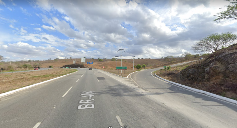 Bebê e três pessoas ficam gravemente feridas em capotamento de carro próximo a entrada de Galante