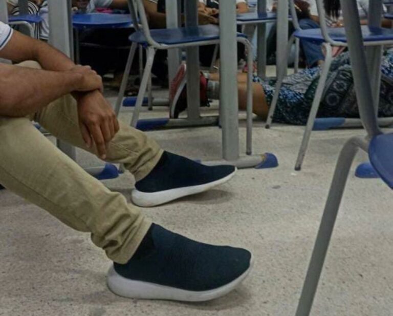 Homem invade escola e troca tiros com vigilante em JP