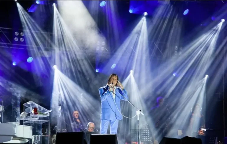 Roberto Carlos faz show em CG nesta quinta-feira (10)