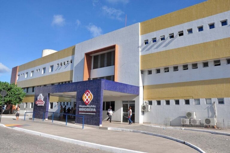 Médicos são acusados de extorquir pacientes para cirurgia particular em hospital de JP