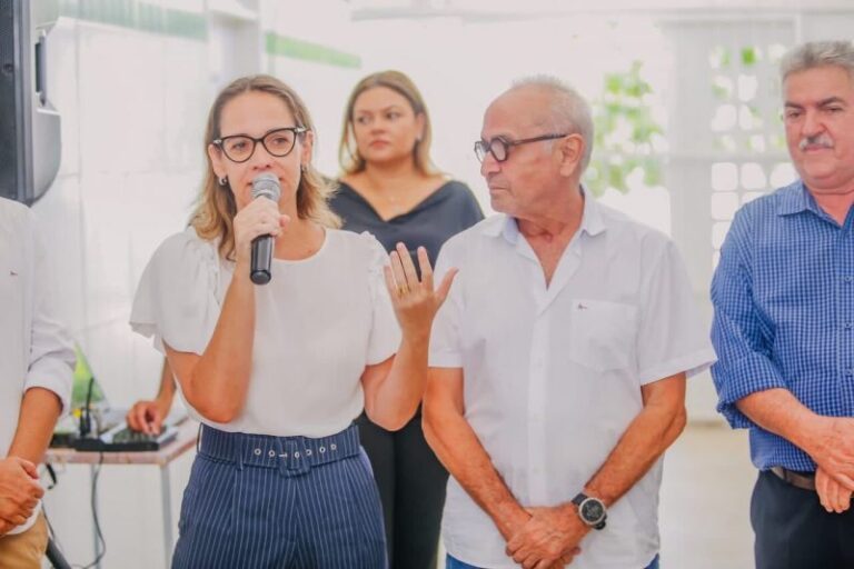 Cícero Lucena nomeia filha secretária interina de Saúde de JP