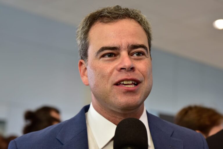 Irmão de Efraim não acredita em ida de Tovar para base de João Azevêdo: “Contamos com ele na oposição”