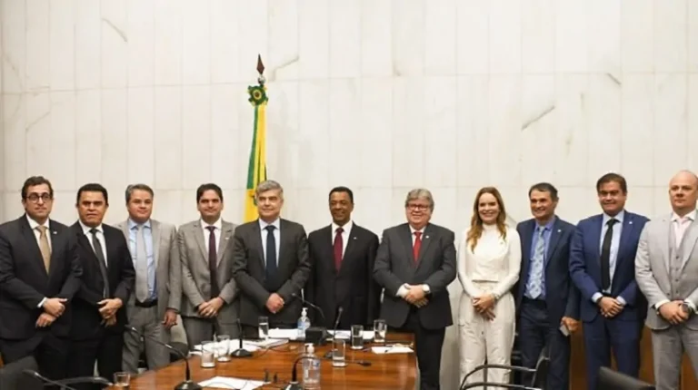 João Azevêdo se reúne com bancada federal e discute projetos estruturantes