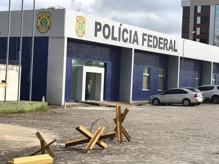 Homem é preso pela PF em CG por divulgar pornografia infantil e usar jogo online para ‘atrair’ crianças