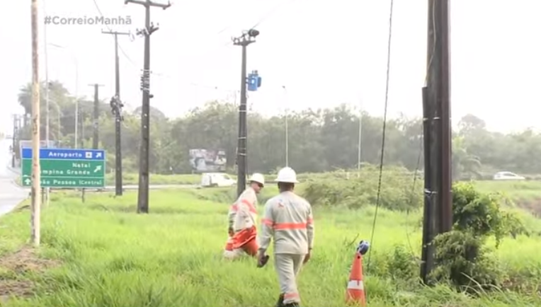 Suspeito de roubar fios de cobre morre eletrocutado no Centro de JP