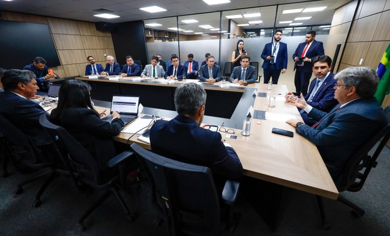 Governador se reúne com ministro e confirma data para inauguração do Terminal do Aeroporto de CG