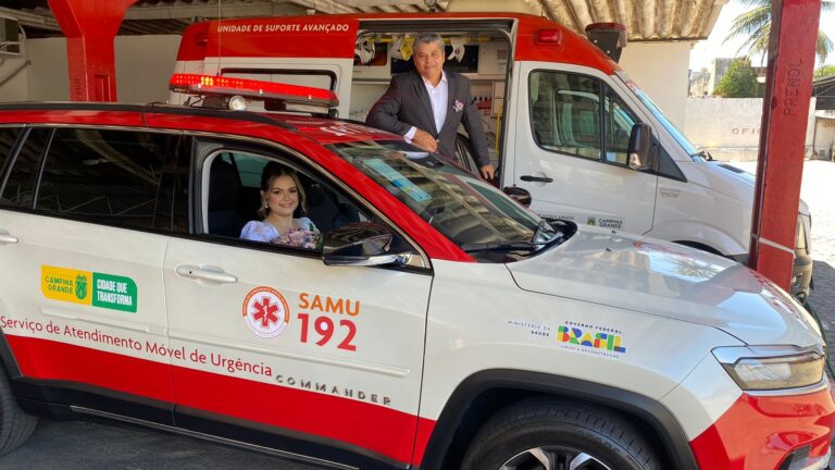 Enfermeira e condutor socorrista se casam e celebram união no SAMU de Campina Grande