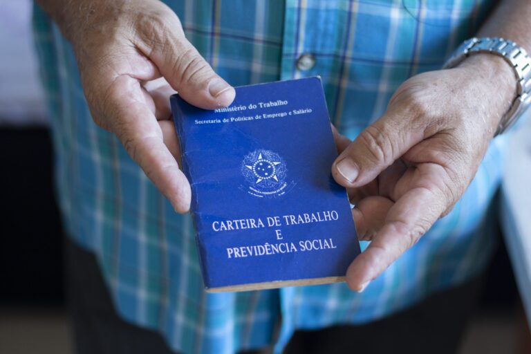 Saldo de empregos com carteira assinada na Paraíba cresce 30% em agosto, revela Caged