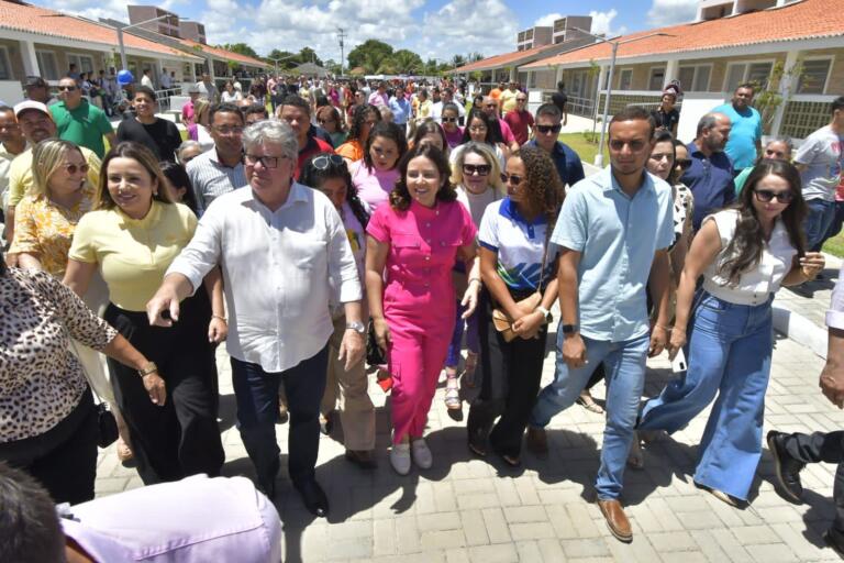 Pollyanna Dutra participa da entrega de nova unidade do Cidade Madura, em Bayeux