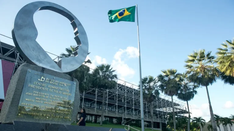Banco do Nordeste abre inscrições para concurso com 410 vagas de nível médio; salário é de 3,7 mil