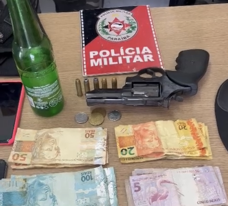 Trio é preso com arma e drogas em quiosque do Açude Velho