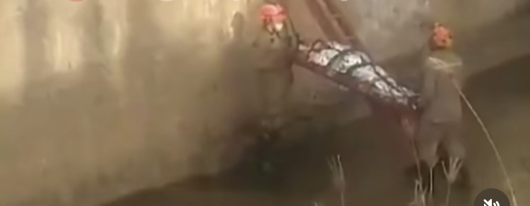 Motoqueiro cai dentro de canal em Campina Grande, e é resgatado
