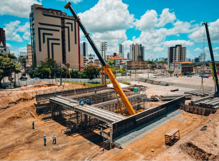 Parque Evaldo Cruz: Instalação e montagem da ponte começaram a ser executadas