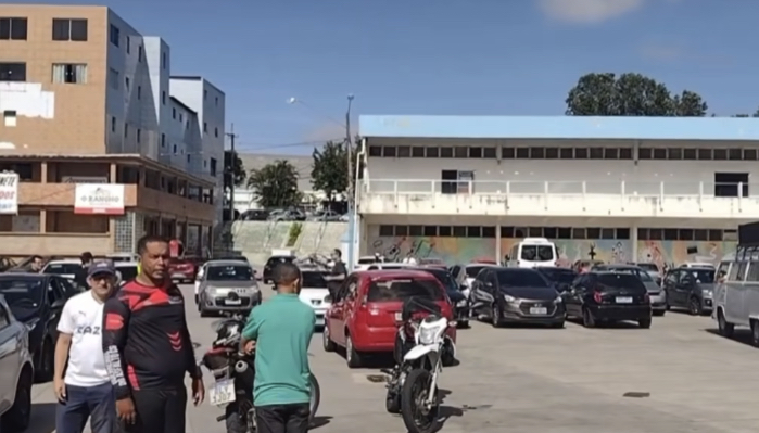 Motoristas por aplicativo cruzam os braços durante todo o dia, em Campina Grande