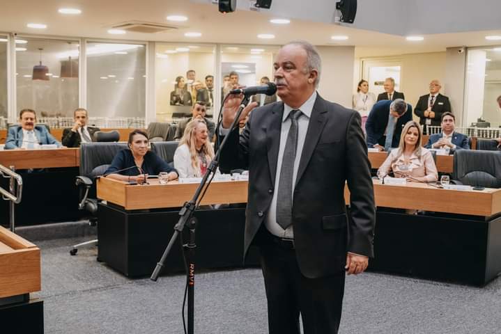 Inácio Falcão solicita perfuração de poços em Campina Grande, Lagoa Seca e Alcantil