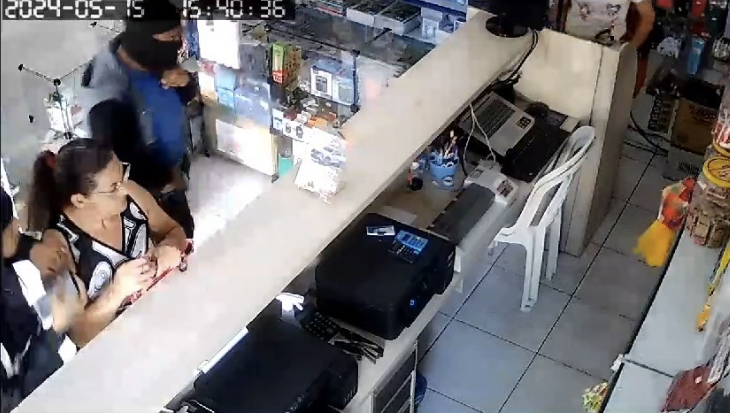 Bandidos armados invadem copiadora em Puxinanã e praticam assalto