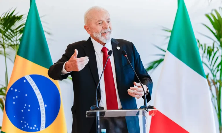 Governo estuda rever programas sociais e previdência militar para conter gastos
