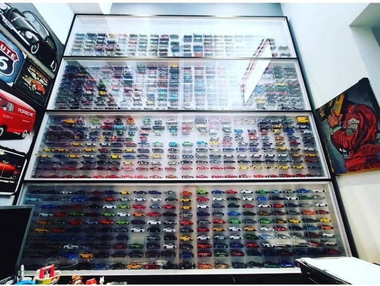 A paixão por miniaturas: trajetória de Roberto Fagner no universo do colecionismo