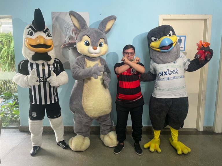 Ação especial com mascotes e Coelho da Páscoa leva afeto e sorrisos a crianças no Hospital de Trauma de Campina Grande