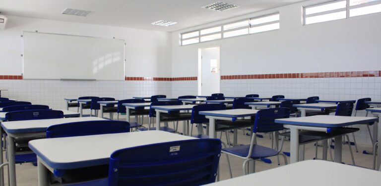 Governo da Paraíba abre inscrições para concurso público com 2.000 vagas para professores