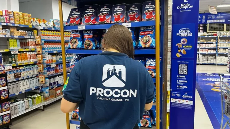 Procon intensifica fiscalização de filas em supermercados de Campina Grande