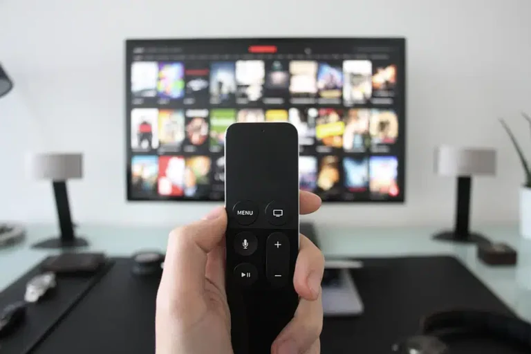 Anatel e Ancine firmam parceria para bloquear pirataria de filmes e séries