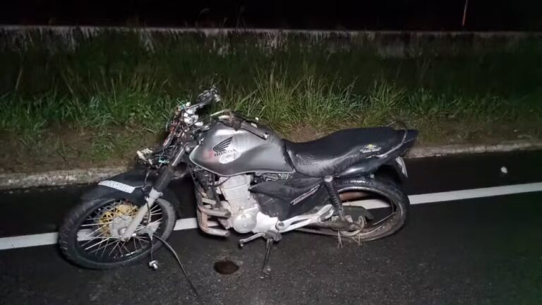 Dois homens morrem após acidente de moto com cavalo, em Santa Rita