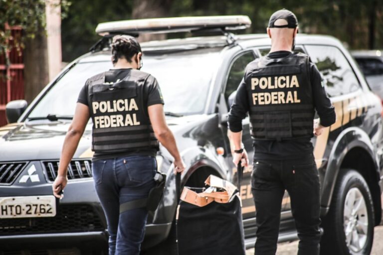 Polícia Federal divulga edital de concurso público com mil vagas e salários de até R$ 26,8 mil