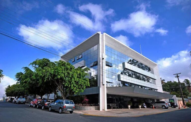 Funcionários do Hospital Antônio Targino denunciam atraso nos salários e relatam dificuldades