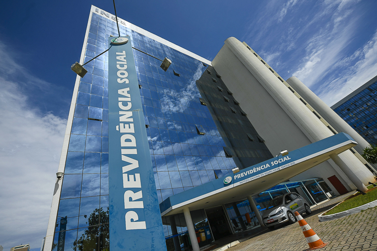 INSS começa nesta segunda (26) a devolver R$ 292 milhões cobrados indevidamente de aposentados e pensionistas